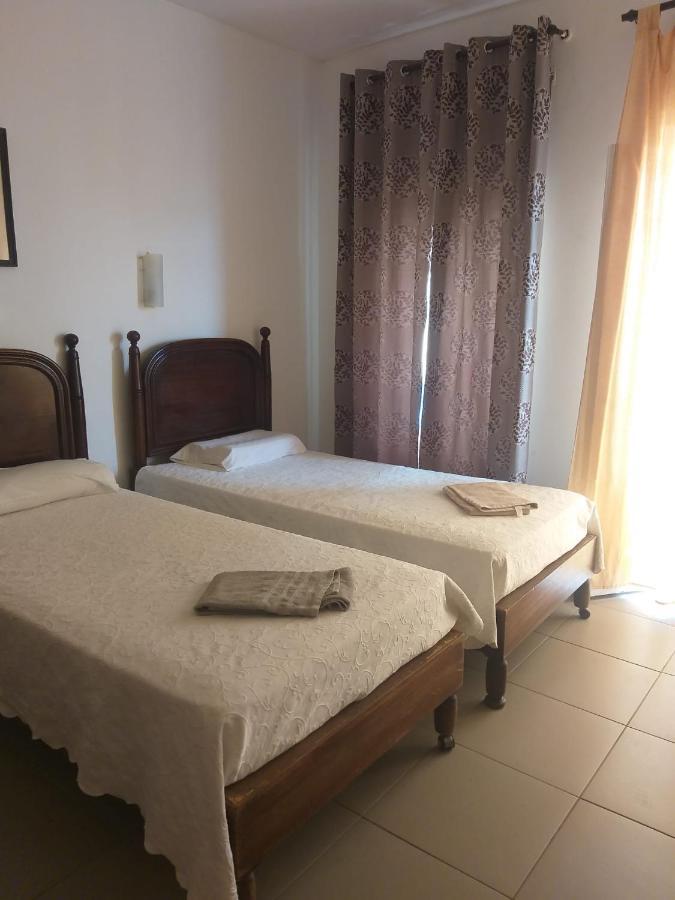 Residencial Miradoiro Guest House Портиман Экстерьер фото